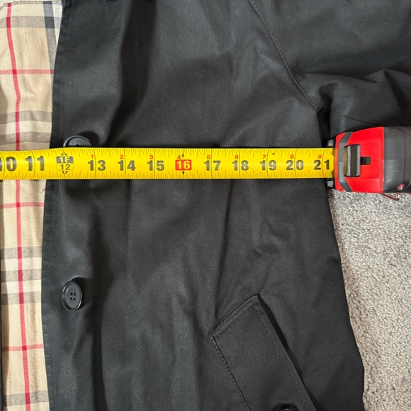 Burberry Carmen Black Coat - Picture 8 of 12